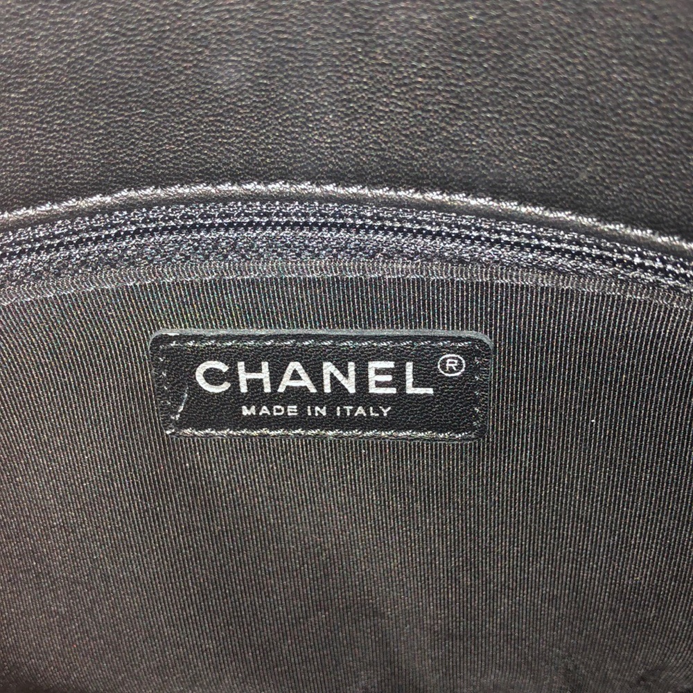 Chanel Wars Clutch Bag🖤🌟 - Picture 4 of 8